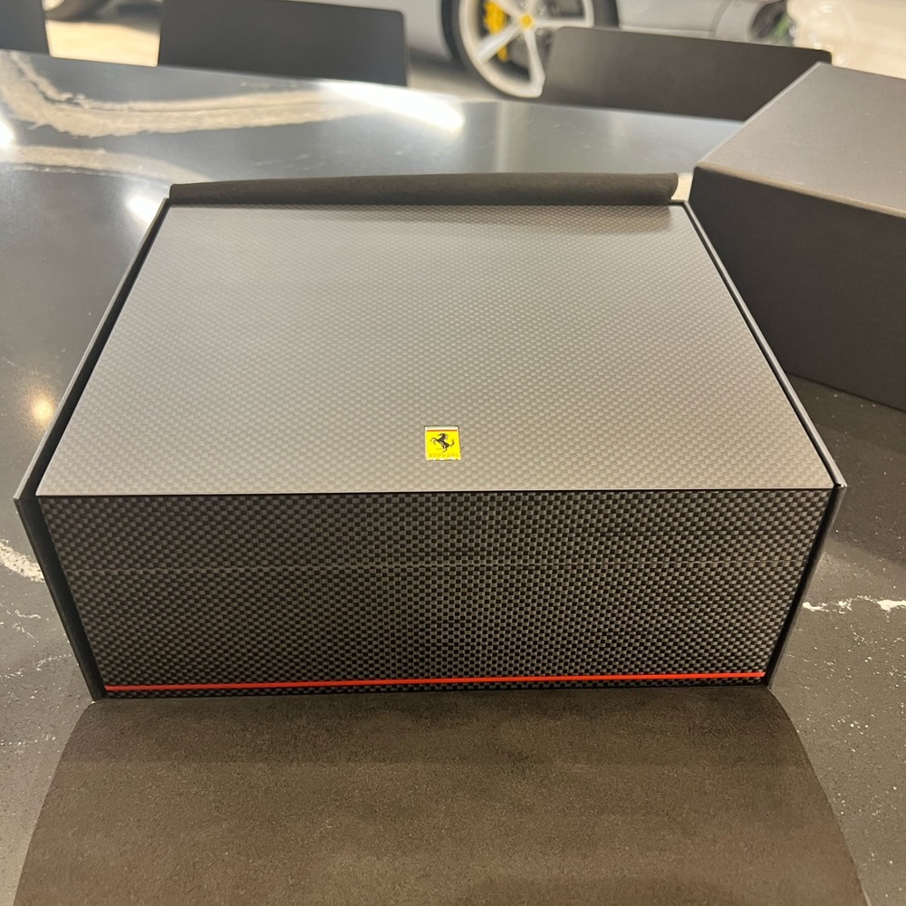 Ferrari Carbon Fiber Cherry Wood Humidor Cigar Box